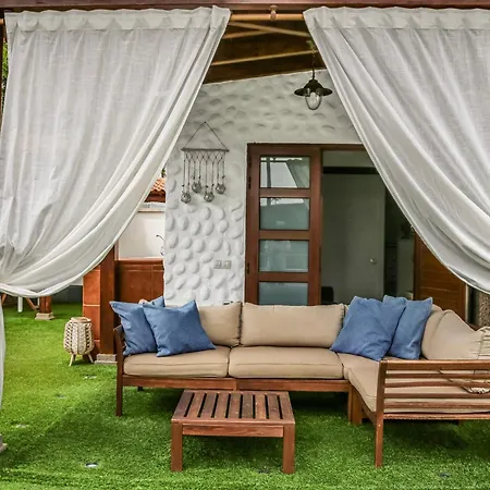 Lux 2br Pool Terrace