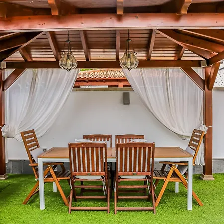 Lux 2br Pool Terrace アパート